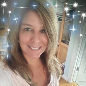 Meet your Posher, Dina